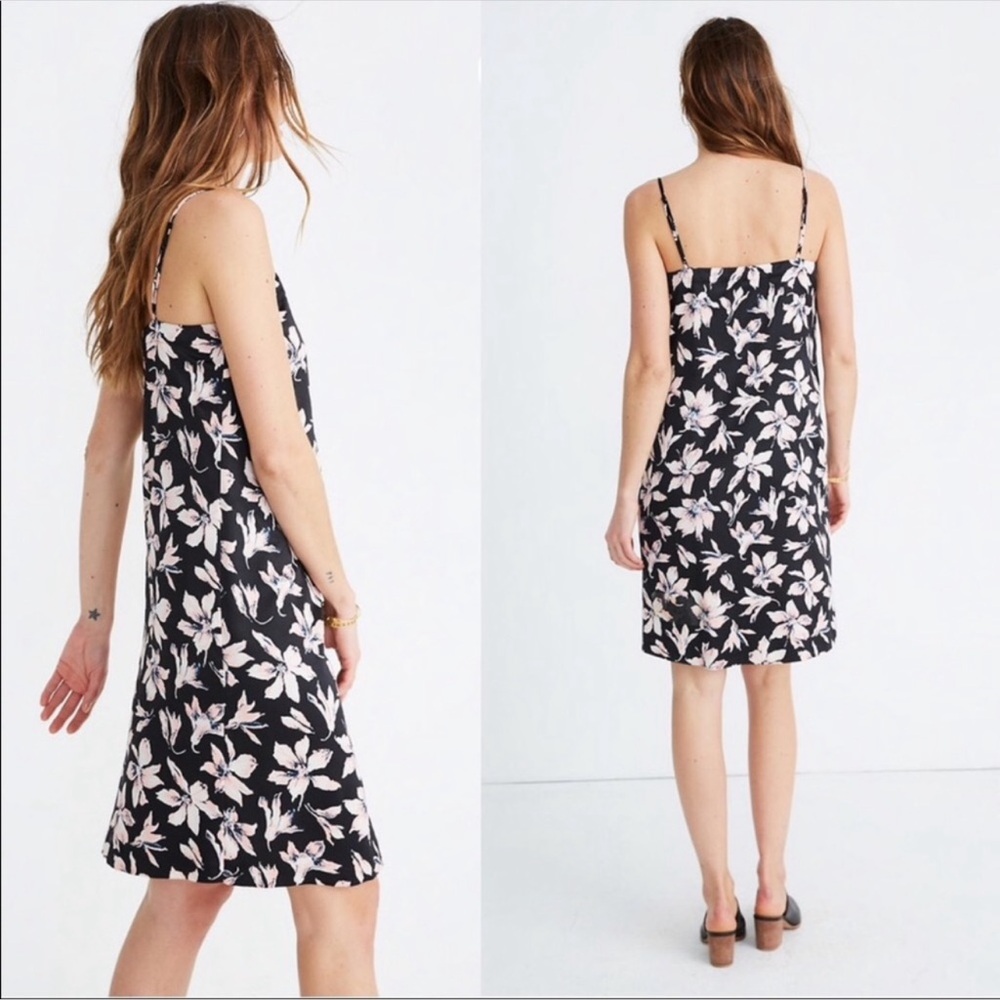 Madewell Button-Front Slip Dress in Winter Orchid
Size 6